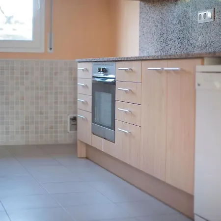 Eulalia Apartments, Tarracohomes بيت للعطل التافولا
